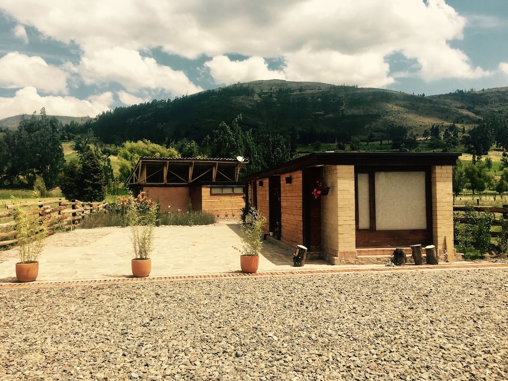 Portal de Iza - carbon neutral hotel in Iza