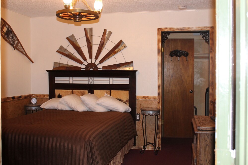 Black Bear Motel - photo 22