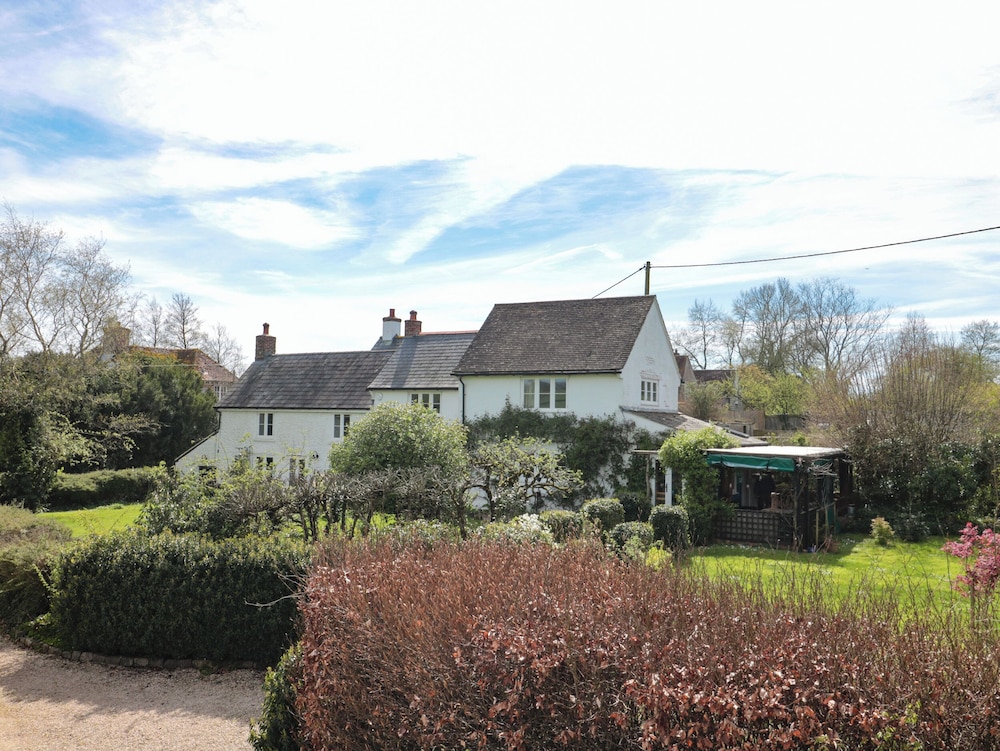 Brook Cottage — 4-Star Luxury Hotel in Sturminster Newton, United Kingdom