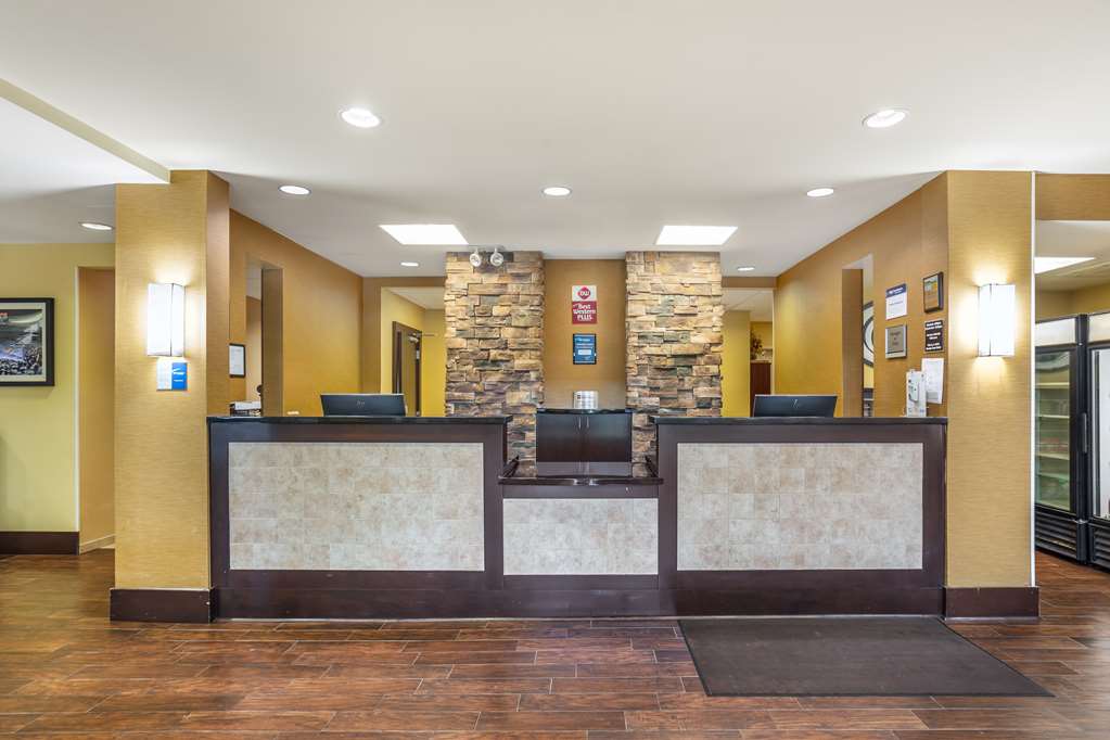 Best Western Plus University Park Inn & Suites - photo 18