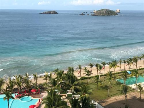 Bay View Marina 2 bedrooms 11th floor — 4-Star Luxury Hotel in Ixtapa, Mexico