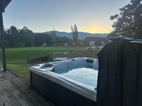Town location rural stay in Takaka, New Zealand