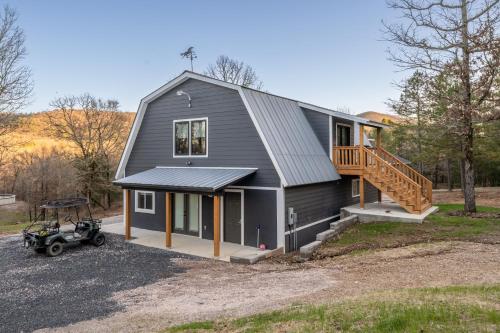 Family Fun Barn Pet Friendly - last minute hotel in Piney
