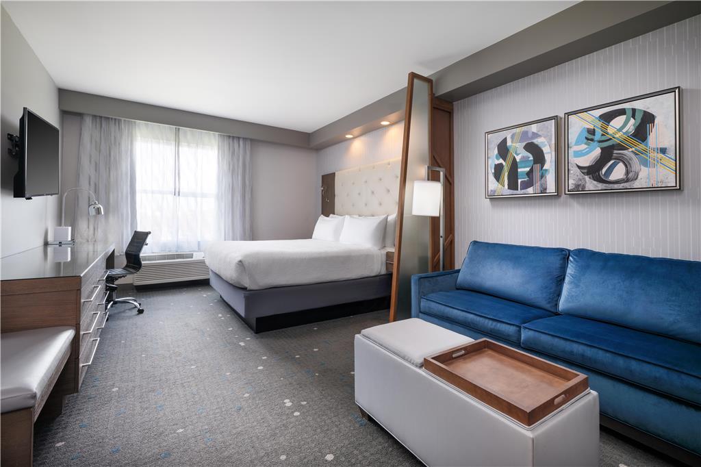 Best Western Premier Hotel at Fisher’s Landing in Vancouver, United States