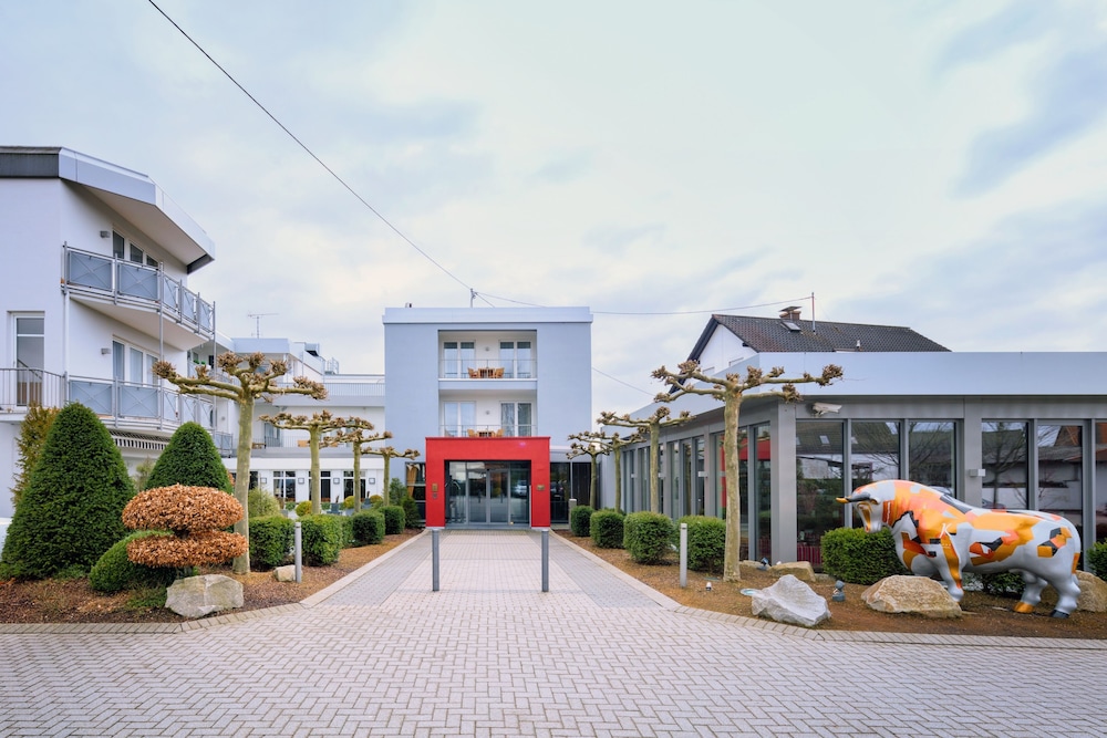 Hotel Restaurant Kunz — 4-Star Luxury Hotel in Pirmasens, Germany