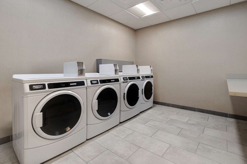 Hampton Inn & Suites by Hilton Marina - photo 39