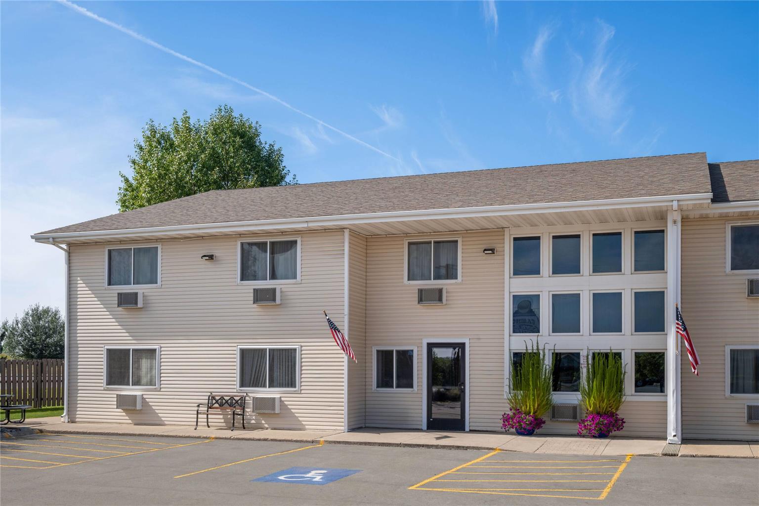 Super 8 by Wyndham Lewistown - photo 2