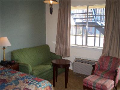 Somerville Inn & Suites - photo 9