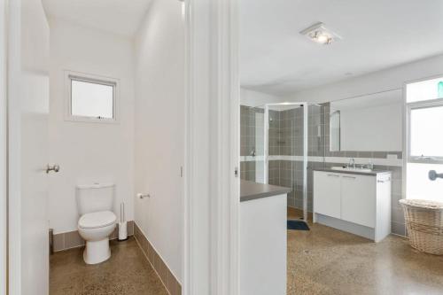 Absolute Luxury Beachfront Middleton BYO Linen — Middleton — photo 4