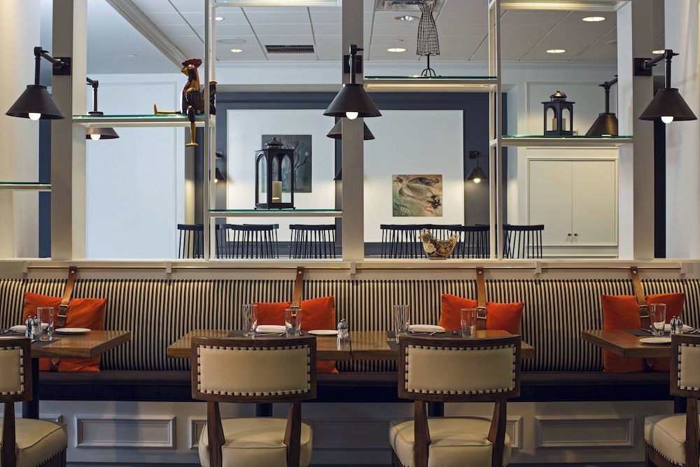 College Park Marriott Hotel & Conference Center - photo 30