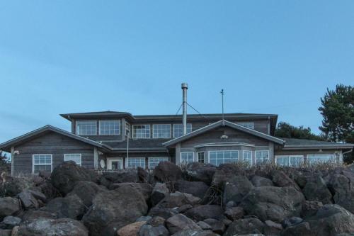 The Shideler House — 4-Star Luxury Hotel in Waldport, United States