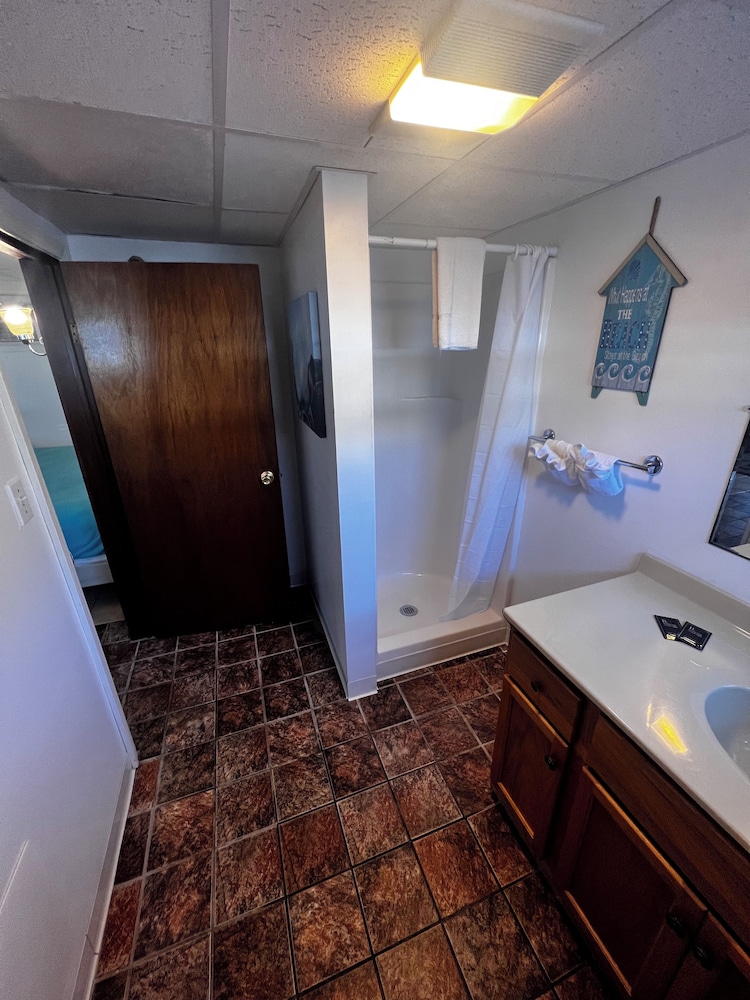 Green Dolphin Motel - photo 56