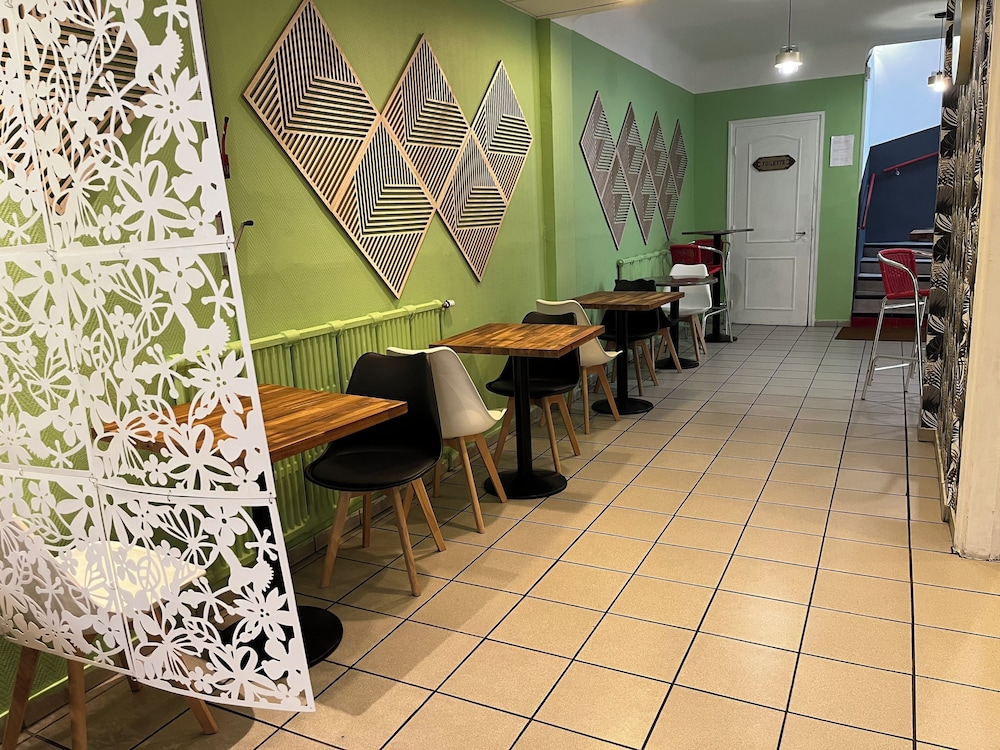 Hotel Au Spatial in Amiens, France