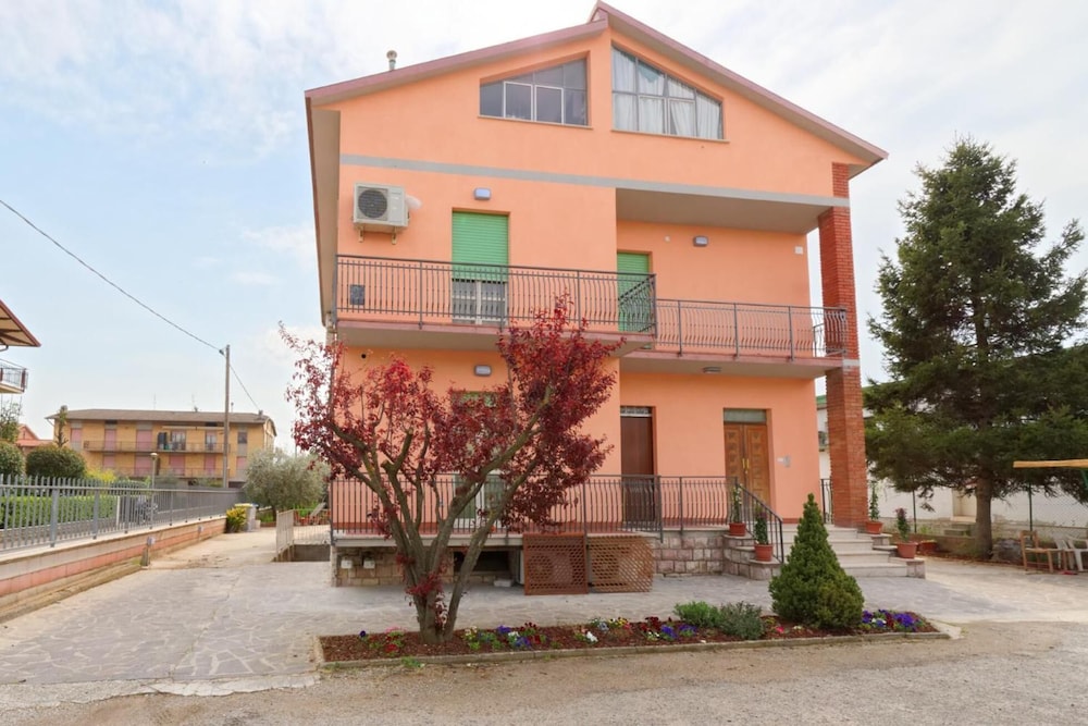 B&B Arwen — 4-Star Luxury Hotel in Perugia, Italy
