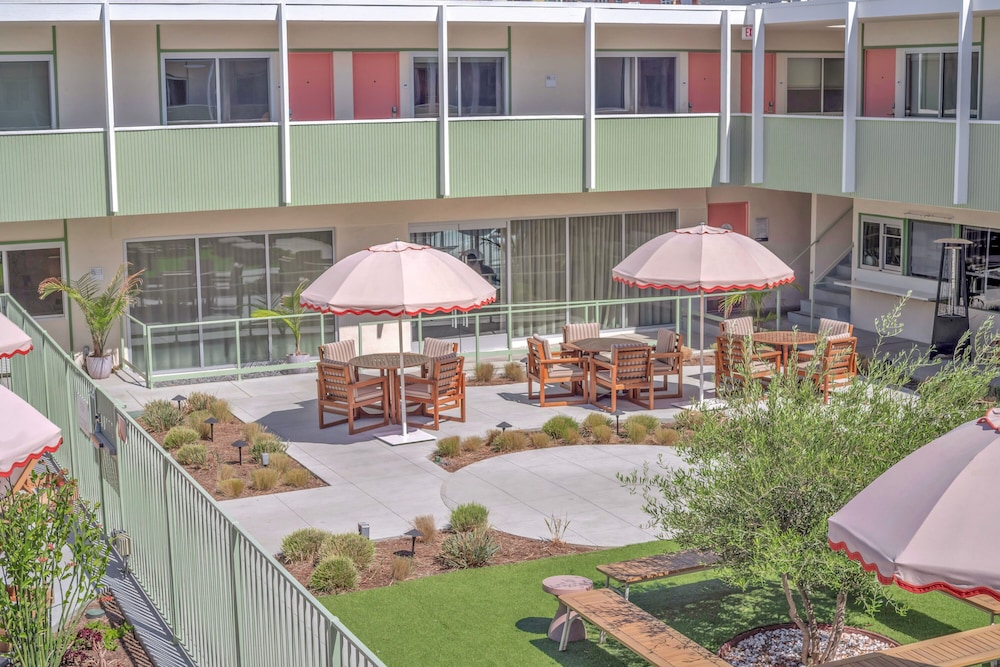 City Center Hotel by Kasa in Long Beach, United States