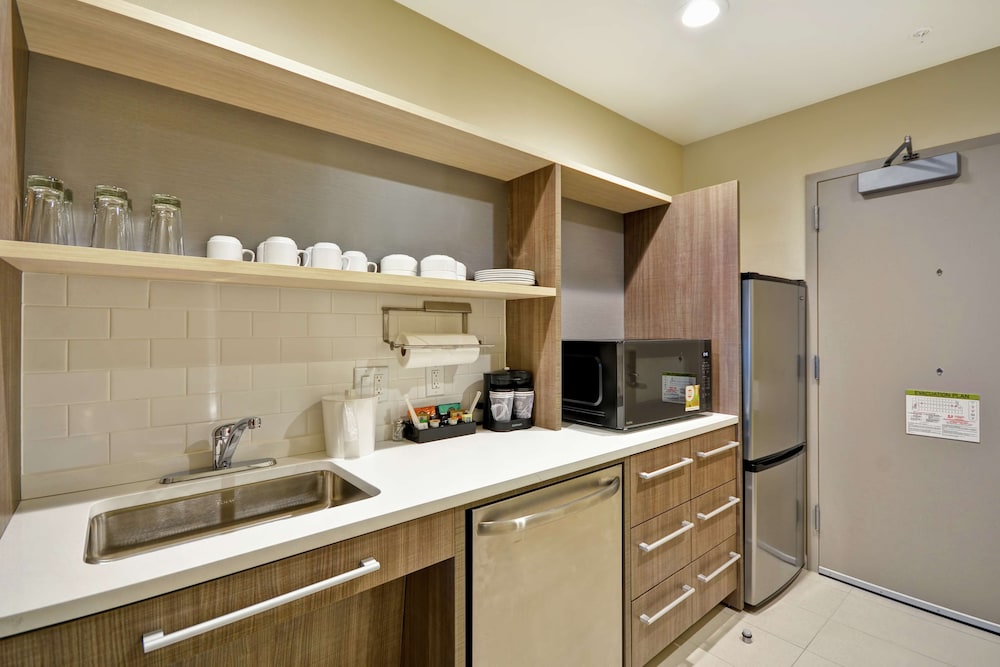 Home2 Suites by Hilton at the Galleria - photo 5
