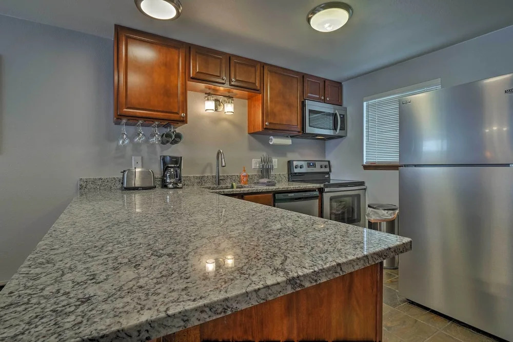 Winter Park Condo w Hot Tubs 4 Mi to Ski Resort - photo 7