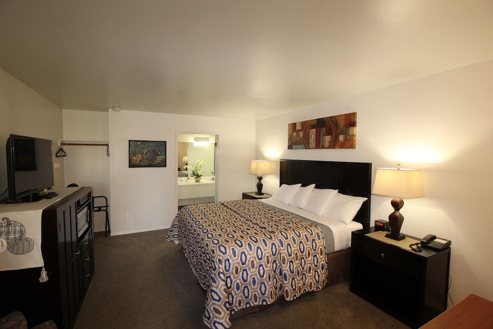 Mariner's Cove Inn - photo 5