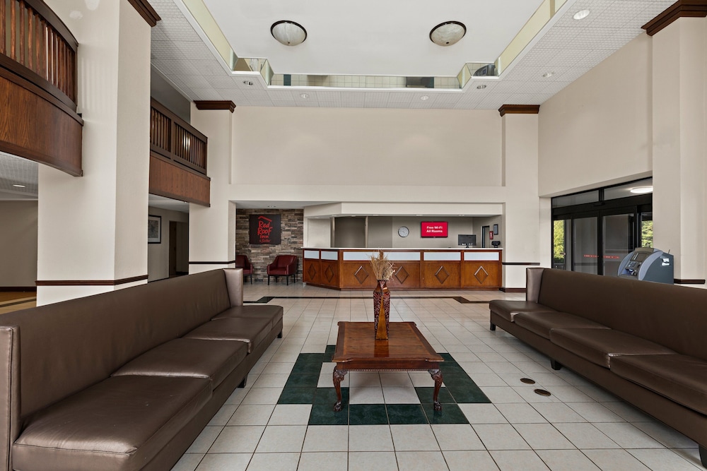 Red Roof Inn & Suites Newnan - photo 4