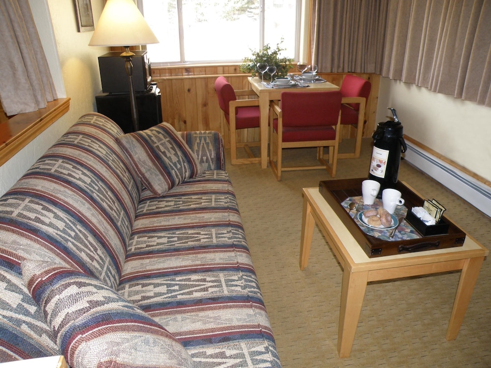 The River's Edge Motel Lodge & Resort - photo 12
