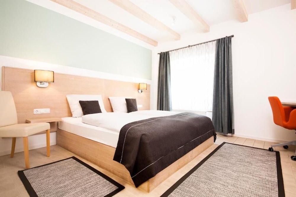 Altes Eishaus Hotel Restaurant — Giessen
