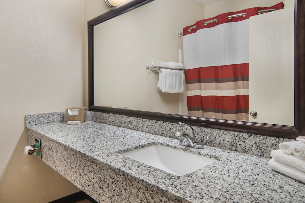 Red Roof Inn Fort Worth Saginaw - photo 27