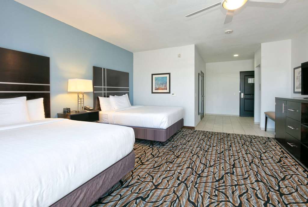La Quinta Inn & Suites by Wyndham Lubbock Southwest - photo 13