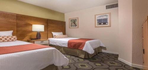 Enjoy all Reno has to offer in this 2BD resort condo with outdoor pool or hot tub