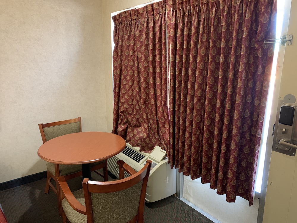 Coachman's Inn Motel - photo 16