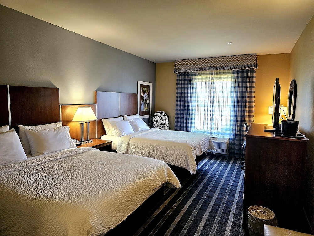 Holiday Inn Express & Suites Perry National Fairground Area #34 by IHG - photo 24