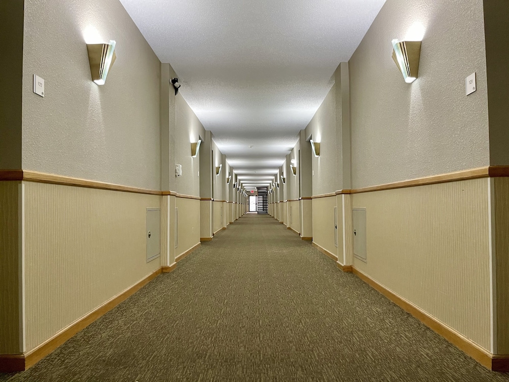 Baymont by Wyndham Fort Wayne Northwest - photo 29