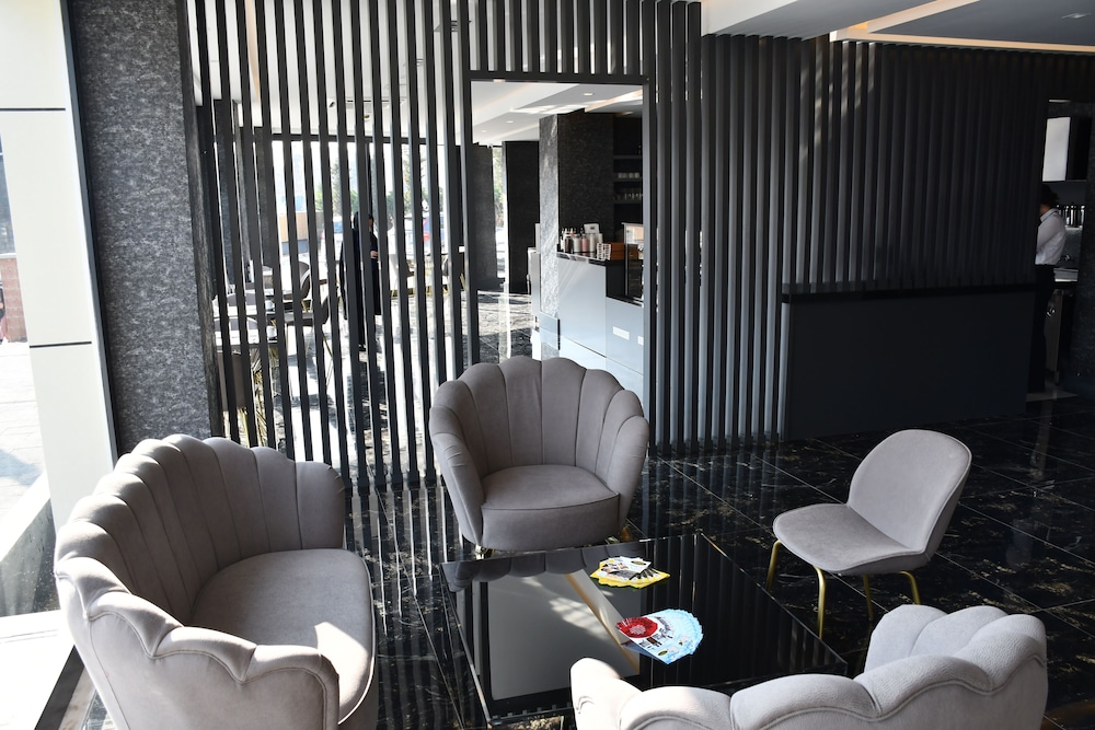 Hmz Luxury Hotel — Cekmekoey — photo 5