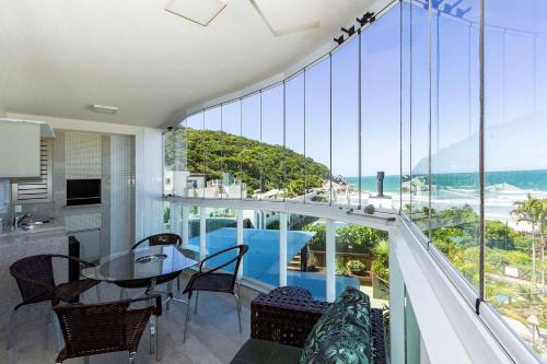 Varandas do Atlântico 301 B Excelente Apartamento Frente Mar em Bombas