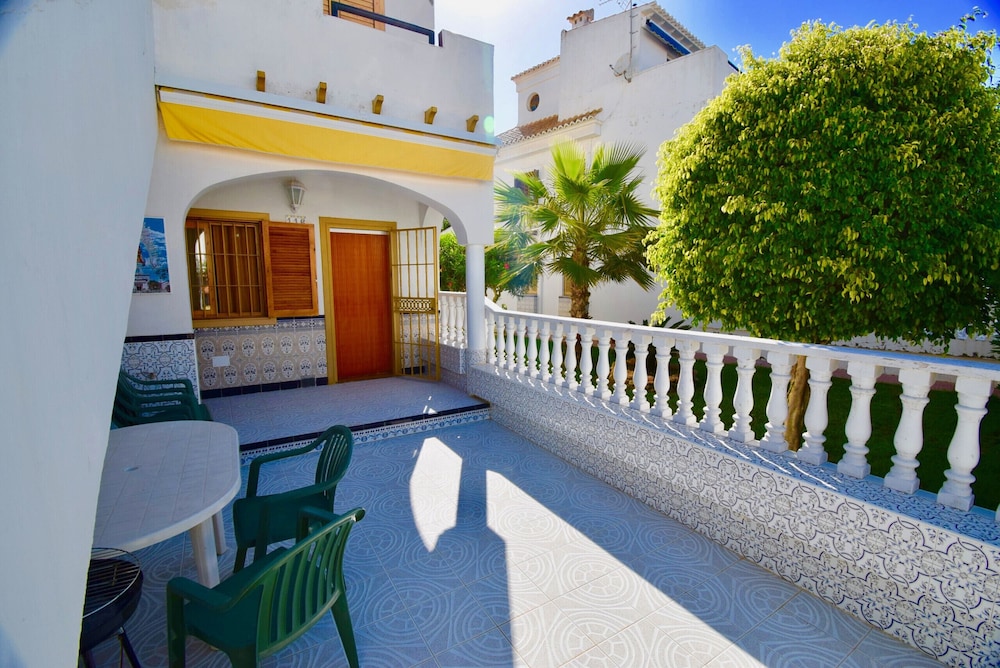 041 Perfect Pool AC Wifi in Torrevieja, Spain