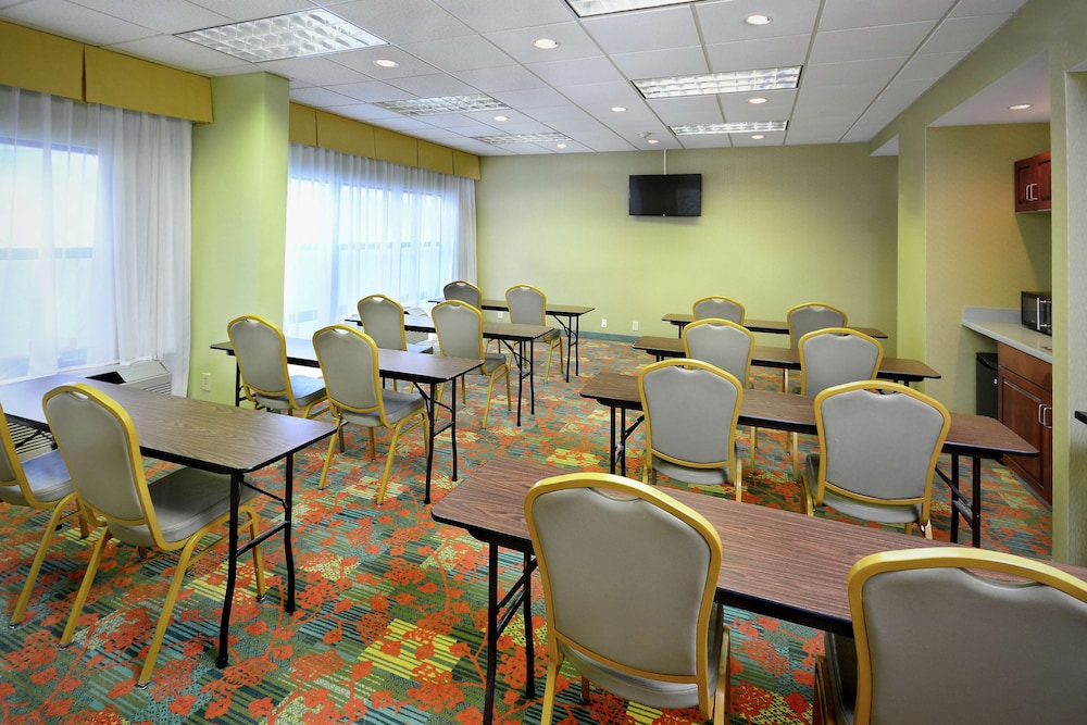 Hampton Inn Martinsville - photo 45