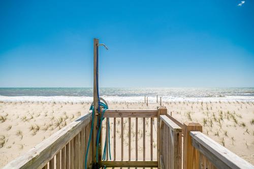 Divine Intervention by Oak Island Accommodations - photo 26