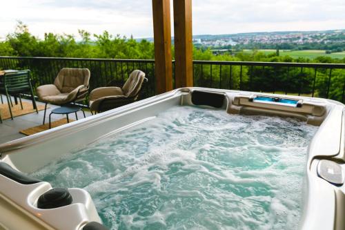 Kincses Apartman — 4-Star Luxury Hotel in Cserszegtomaj, Hungary