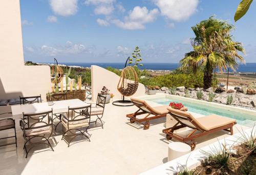 Luxury Santorini Villa 3 Bedroom Villa Private Jetted Pool With Sea View — 4-Star Luxury Hotel in Oia, Greece