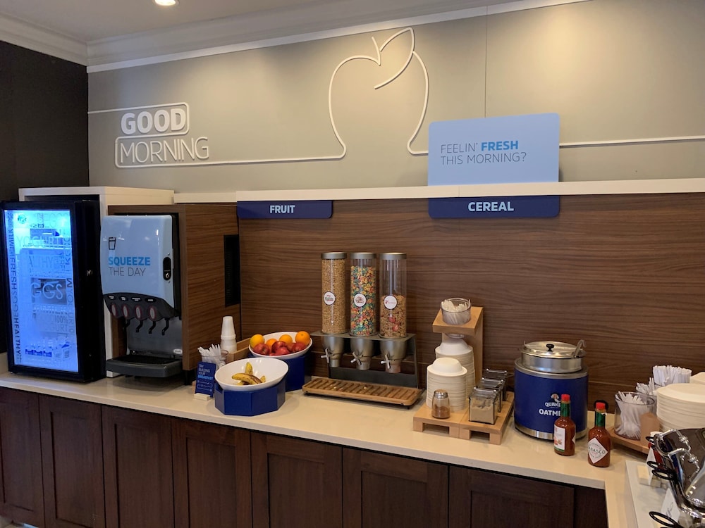 Holiday Inn Express St. Louis West O'Fallon by IHG - photo 64