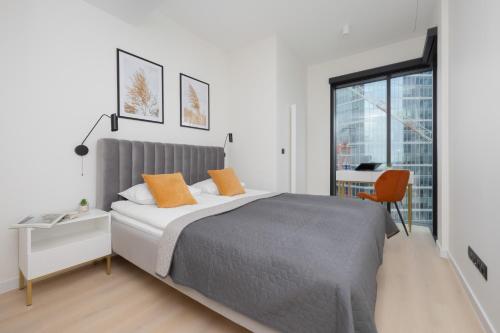 Towarowa Towers LUX Apartments with Free Private Parking by Renters Prestige in Warsaw, Poland