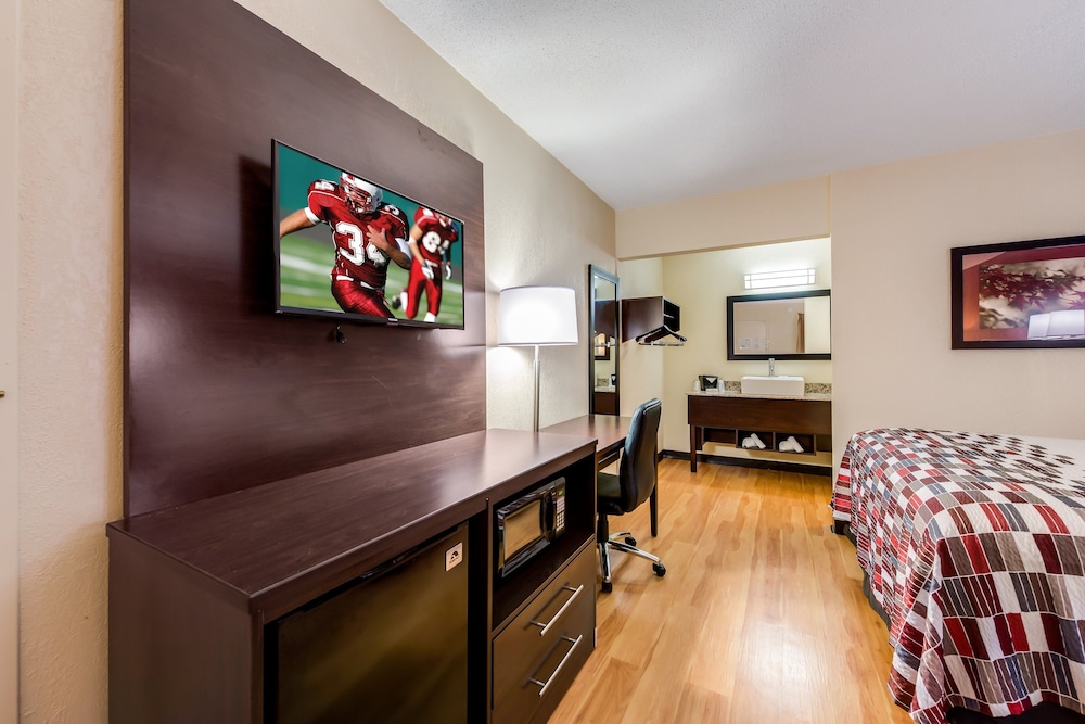 Red Roof Inn Marion IN - photo 10