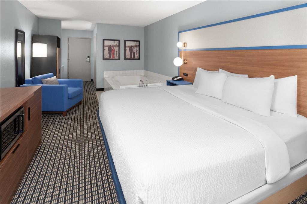 AmericInn by Wyndham Reedsburg - photo 26