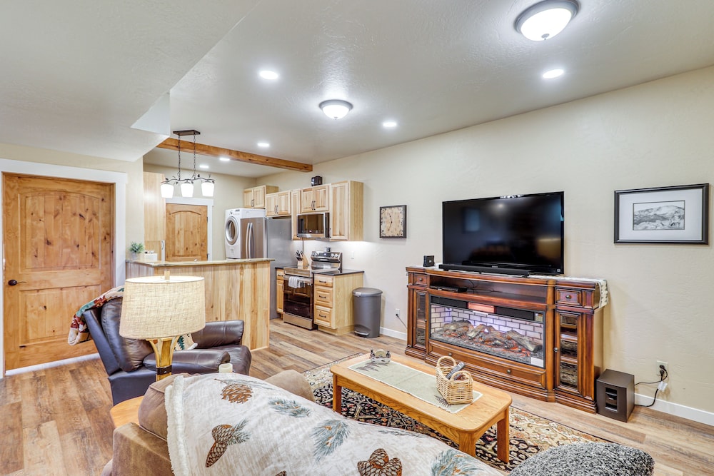 Cozy Eureka Getaway Hike Bike Hunt & Fish in Eureka, United States