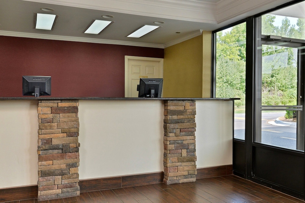 Red Roof Inn Dalton - photo 4