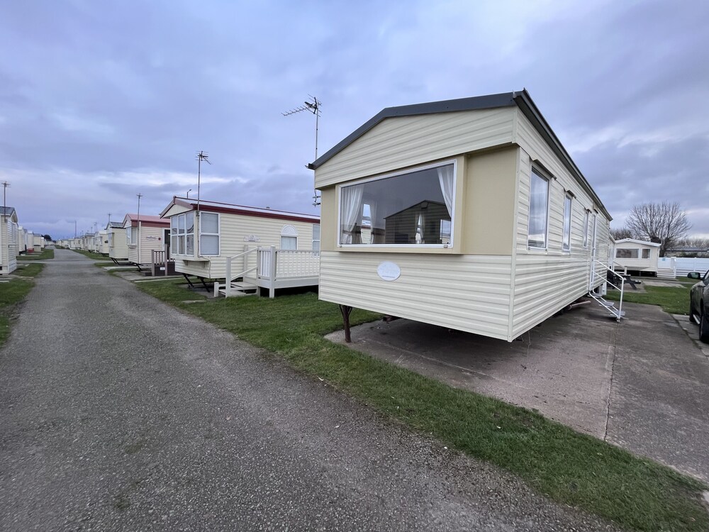 Lyons Robin Hood Holiday Park — 4-Star Luxury Hotel in Rhyl, United Kingdom