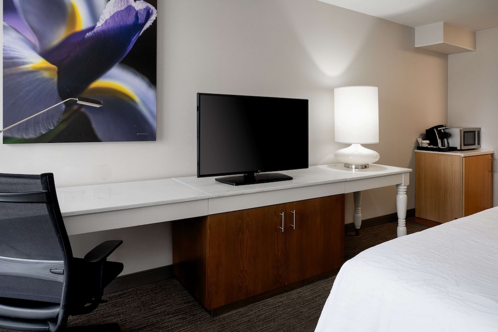 Hilton Garden Inn Folsom - photo 17