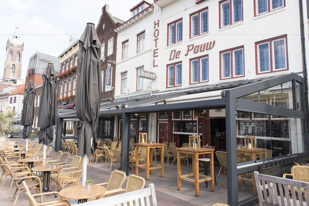 Hotel en Grand Café de Pauw in Roermond, Netherlands