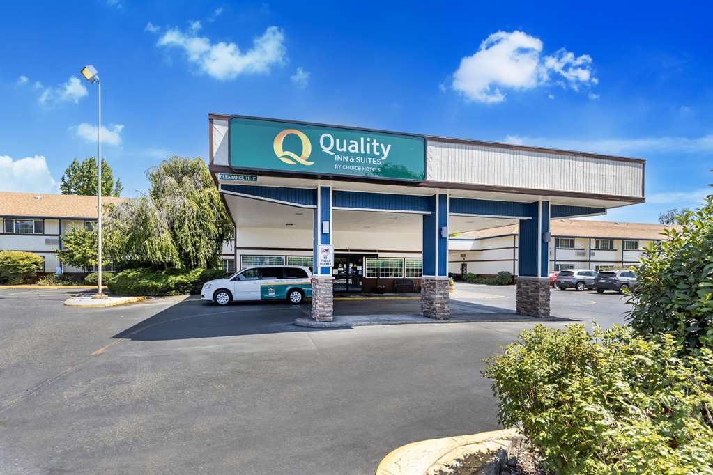 Quality Inn & Suites Medford Airport in Medford, United States