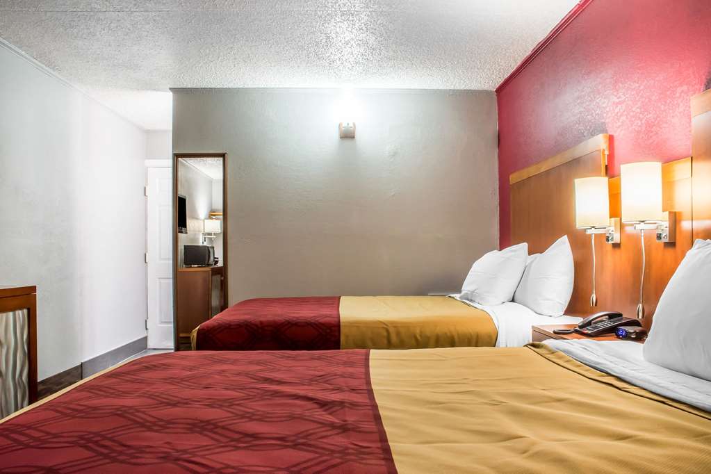 Econo Lodge Brockport - photo 17