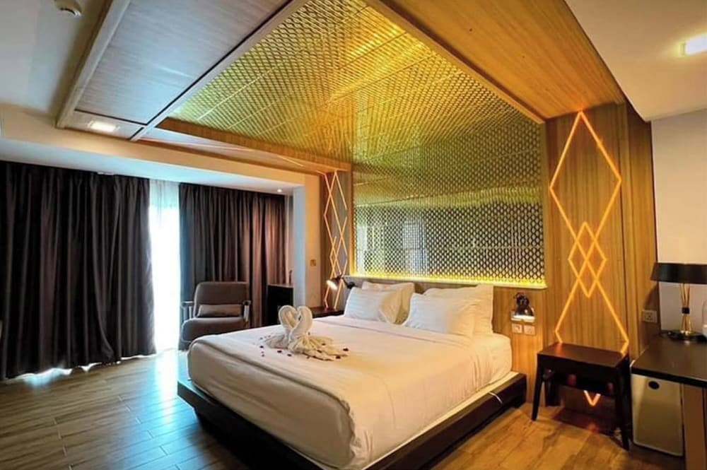 Holatel Hotel Phitsanulok in Phitsanulok, Thailand